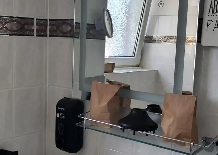 Endgueltig Zu Zur Post - Huelchrath Hotel