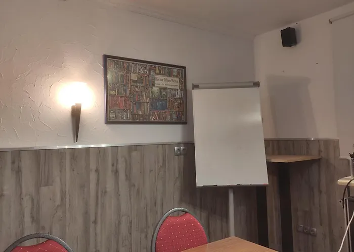 Endgueltig Zu Zur Post - Huelchrath Hotel 3*