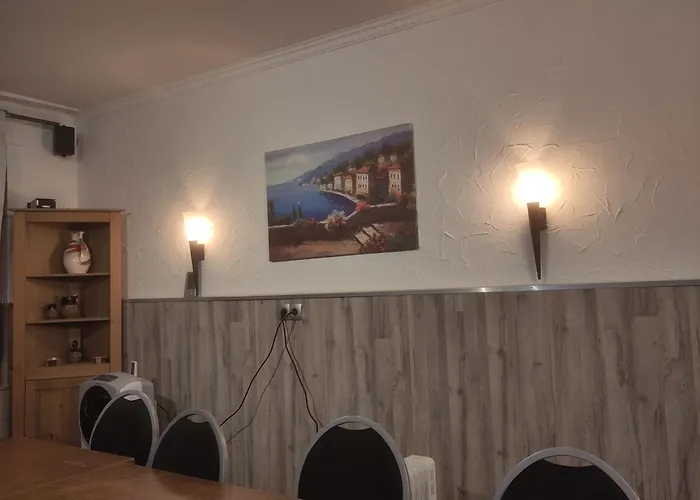 Endgueltig Zu Zur Post - Huelchrath Hotel