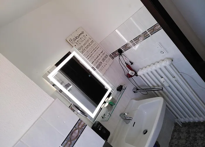 Endgueltig Zu Zur Post - Huelchrath Hotel 3*