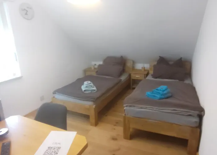 Endgueltig Zu Zur Post - Huelchrath Hotel 3*